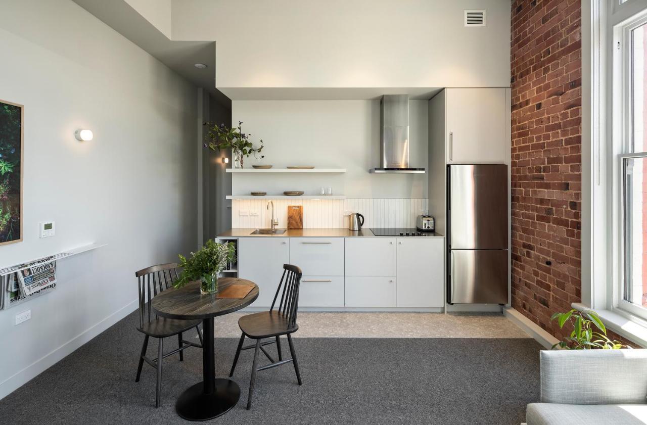Hotel The Chamberson Dunedin Exterior foto A kitchen in a student apartment at the University of Melbourne